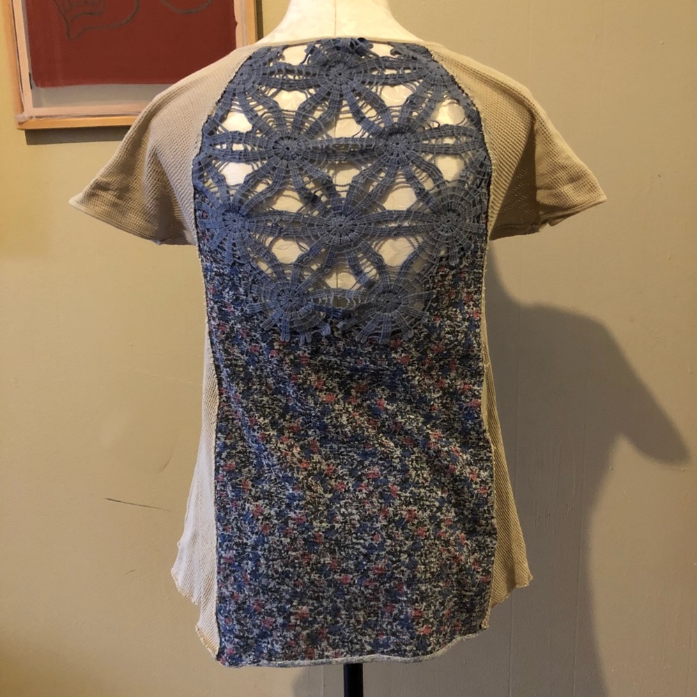 Size small Free People crochet top
